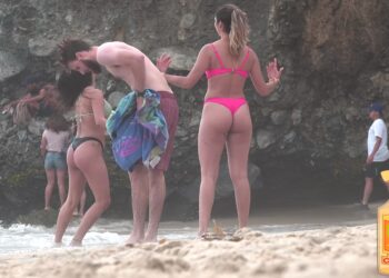 Candid Beach volleyball girls bikini spy