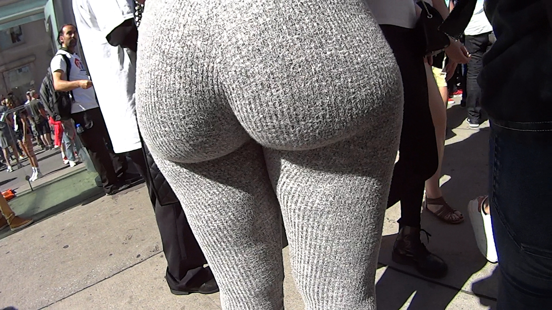 Naked girls jiggling ass leggings Round Booty That Jiggles In Grey Leggings Candid Voyeur Candidarchives