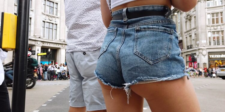 Creepshot Ass Cheeky shorts Blonde Candid Voyeur