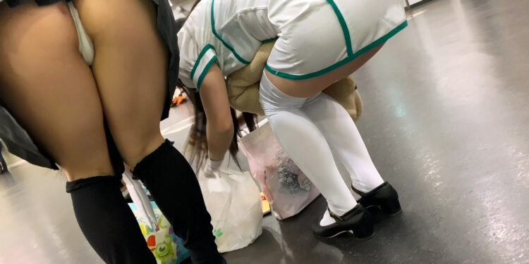 Upskirt Cosplay Events Spreads Legs And Close Up Girlfriends Ass